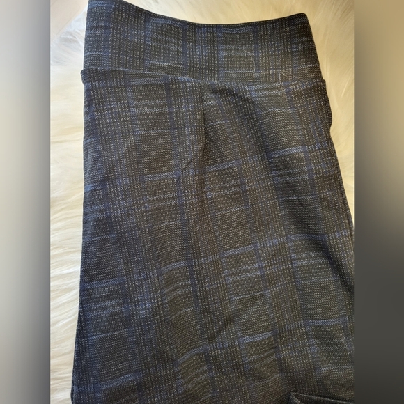 Lily Morgan Navy Plaid Pull Up Dress Pants, Size XL (34) - Picture 6 of 6